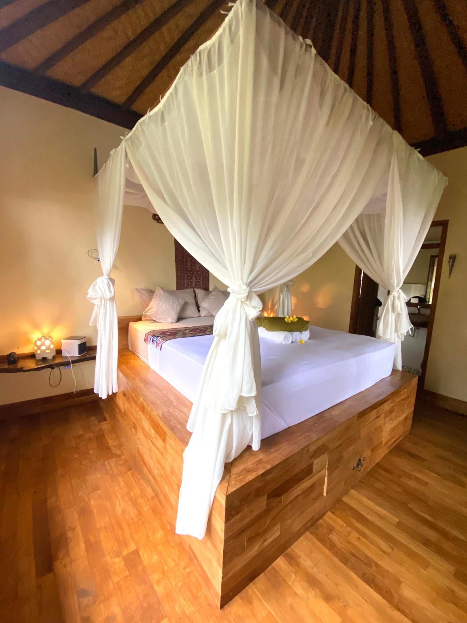 Lafyu Bali Hotel ซีงาราจา ภายนอก รูปภาพ